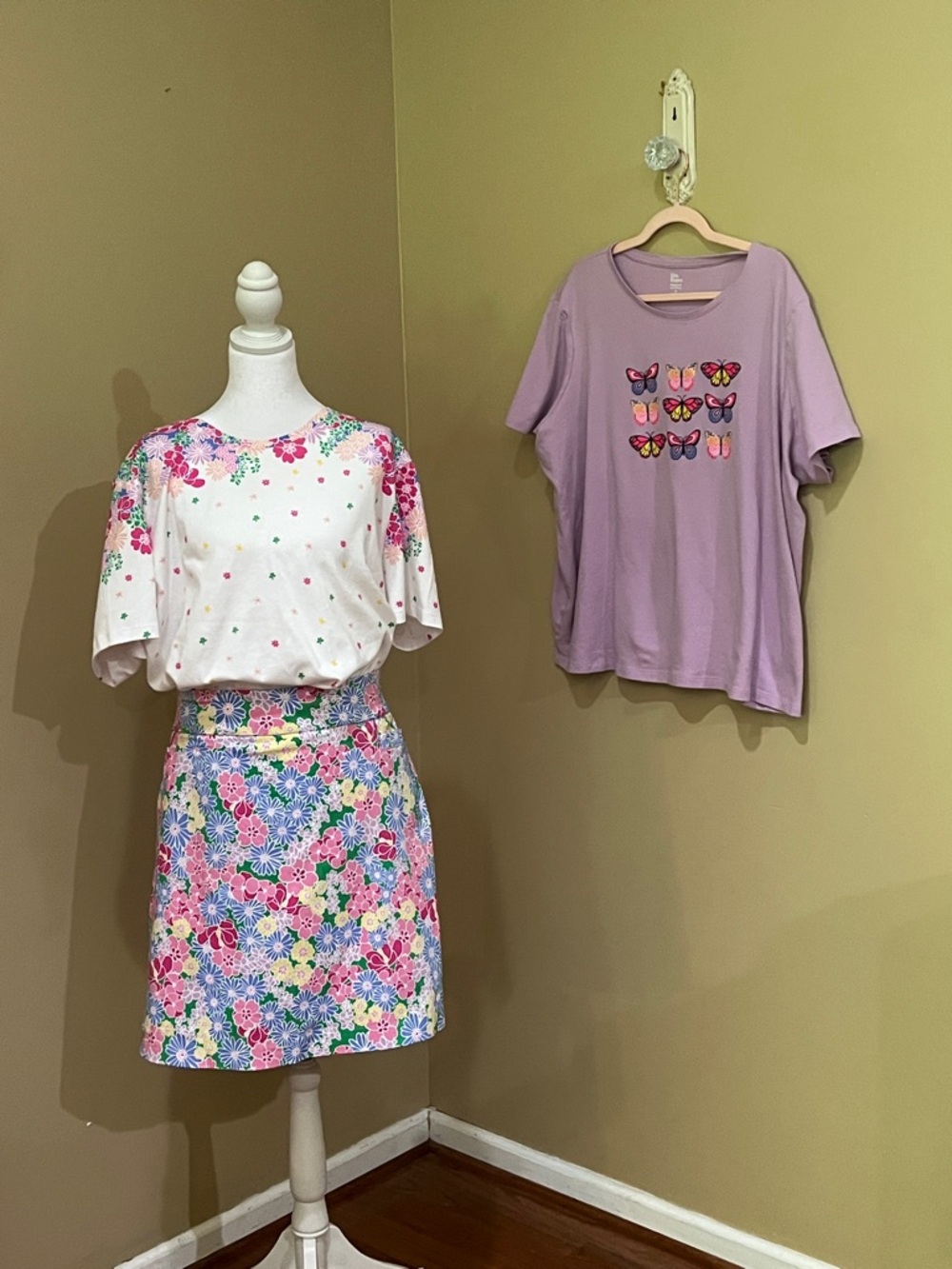 22w Floral Multicolor A-Line Skort  with bonus two 3x  shirts bundle